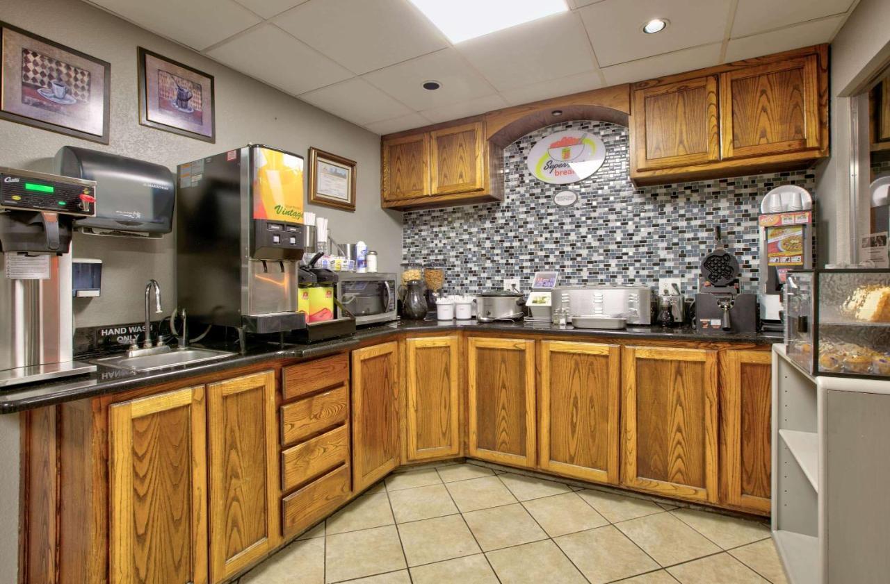 Hotel Super 8 By Wyndham Amarillo